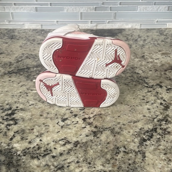 Infant Retro 5 Jordan Shoes - Picture 7 of 7